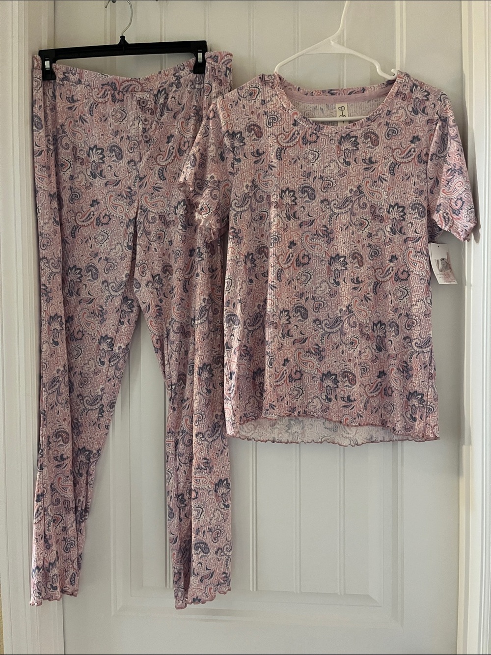 Jessica Simpson Pink Paisley Short Sleeve Pajama Set